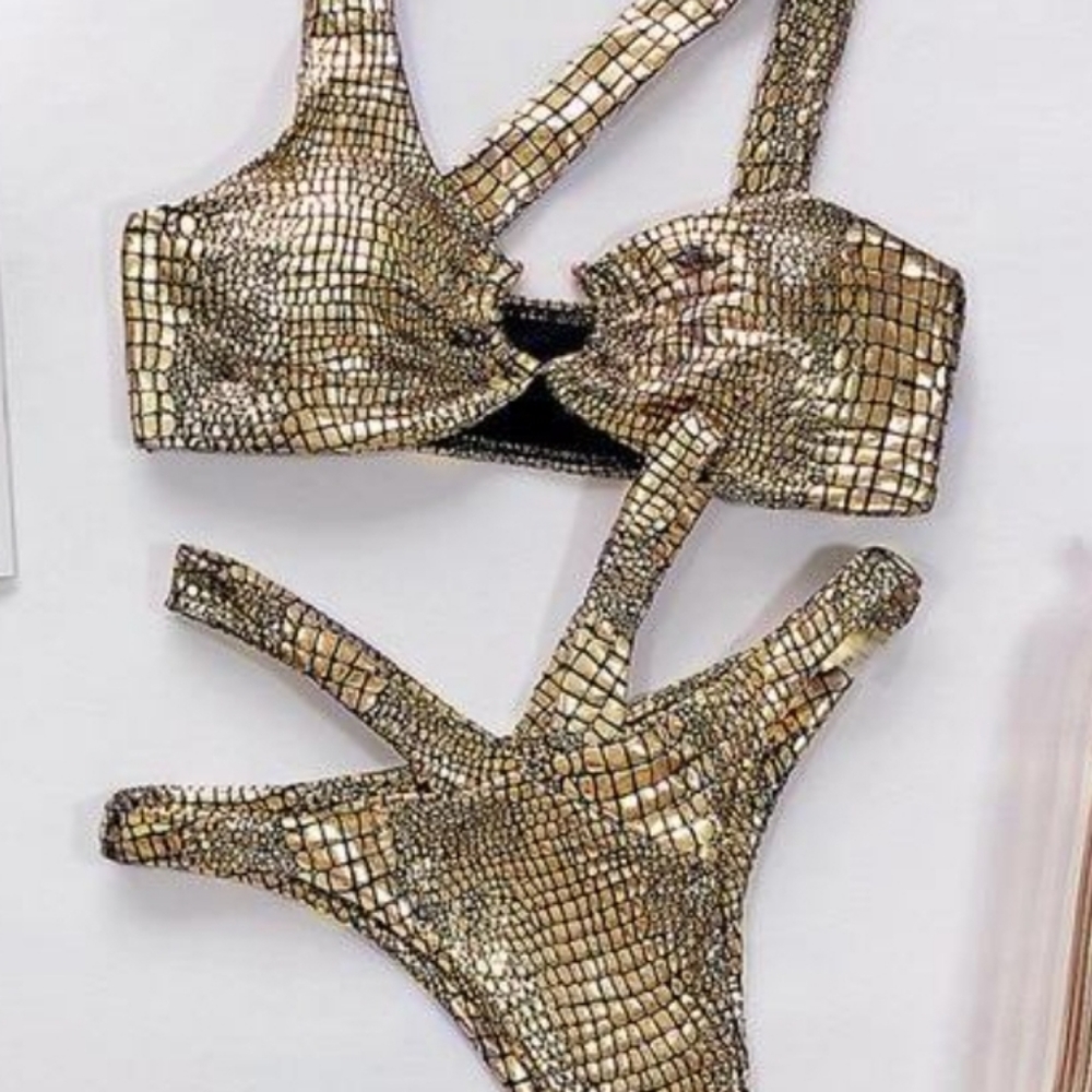 Stylish Gold Bikini Set - Picture 3 of 4